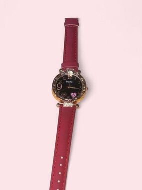 chic Pink-Red Leather Strap Watch with Black Dial